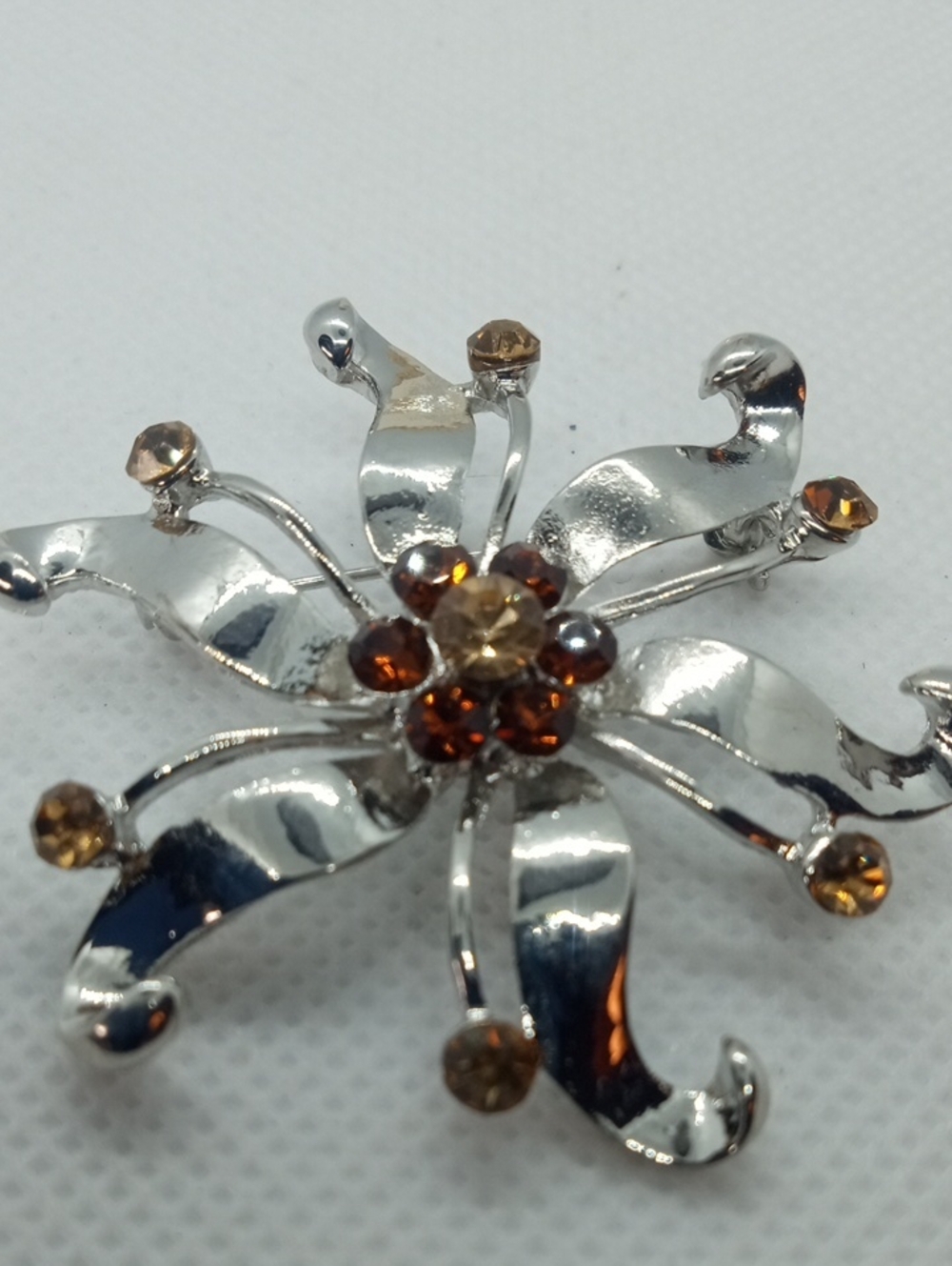 SILVERTONE PIN W/AMBER GLASS SONES - Picture 5 of 6